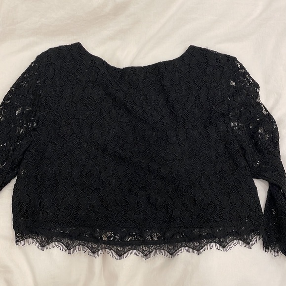Babaton lace crop top in size small black - Picture 4 of 5